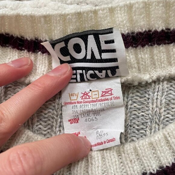 Men's Grey Vintage Sweater With White/Red Cuffs - Size Small - Picture 5 of 5